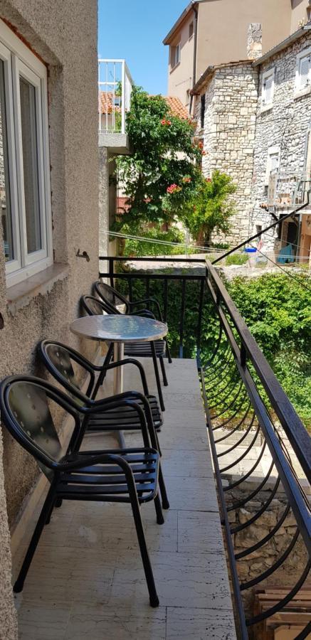 Old Town Apartment Μεντουλίν Δωμάτιο φωτογραφία